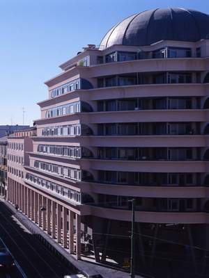 Partial view of facade from Via Ripamonte